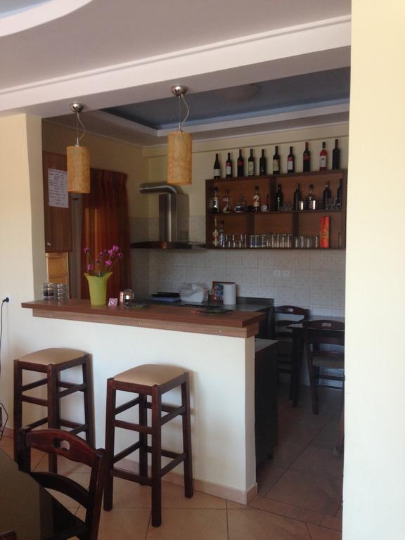 Marvi Hotel Kamena Vourla Buitenkant foto